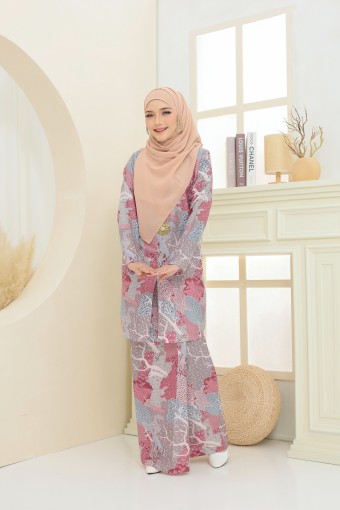 Umairaa Kebarung Dusty Pink