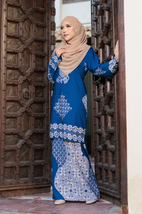 Warda Bateeq Kurung Moden Royal Blue