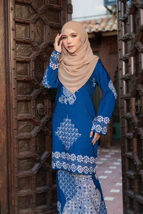 Warda Bateeq Kurung Moden Royal Blue