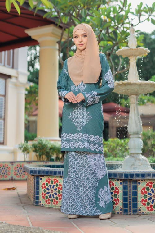 Warda Bateeq Kurung Moden Dusty Green