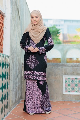 Warda Bateeq Kurung Moden Black