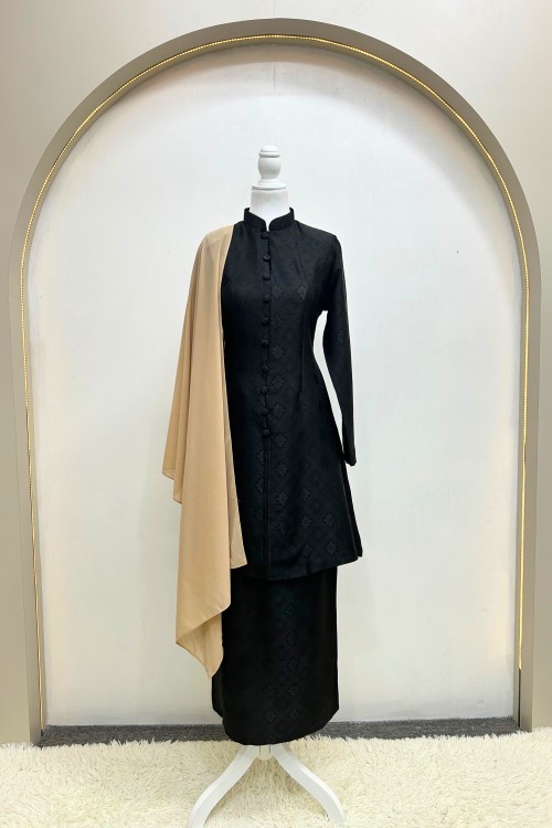 Qisteena Kebarung Moden Black