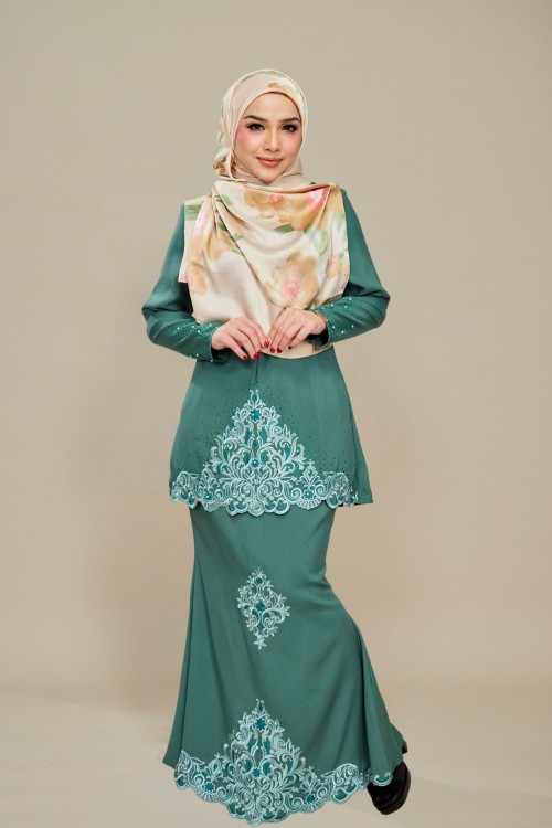 Raina Kurung Sulam Dusty Green