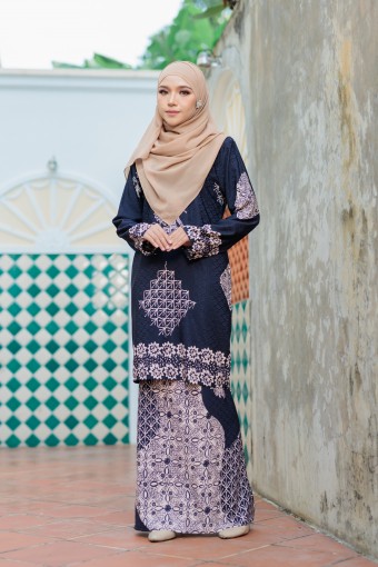 Warda Bateeq Kurung Moden Navy Blue