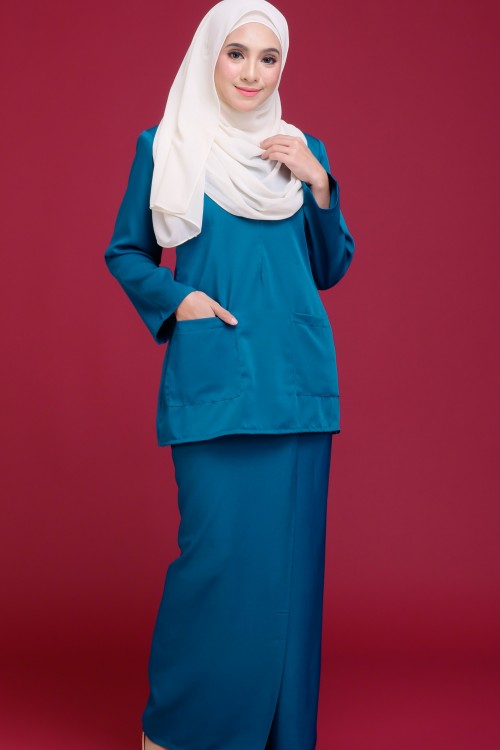 Wan Inang Teal Green
