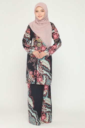 Seroja Kebarung Batik Ironless Black