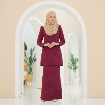 Tiffany Kurung Moden Ironless Maroon