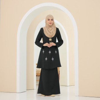 Manees Kurung Moden Black