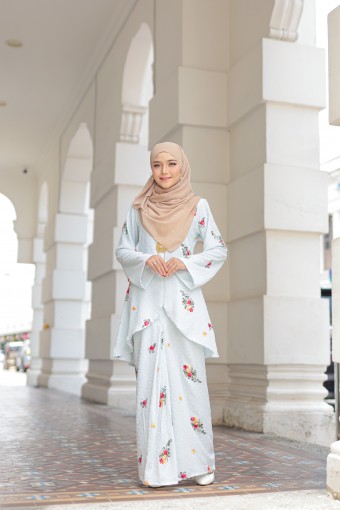 Nayla Kurung Off White