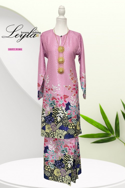 Leyla Batik Kurung Pahang Soft Pink